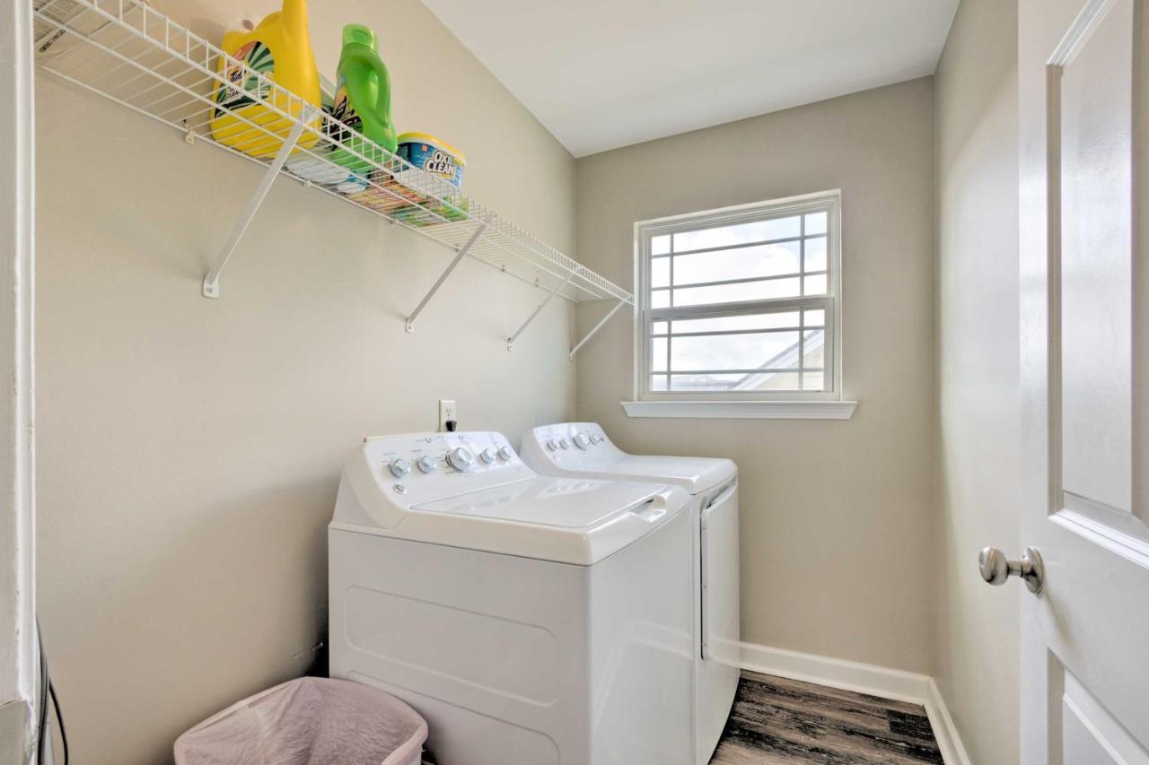 סוואנה Spacious Pooler Home With Family-Friendly Perks מראה חיצוני תמונה